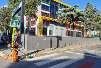 Büyükşehir den okul bahçelerinde temizlik