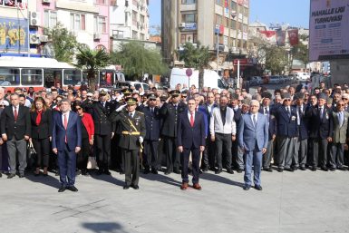 29 EKİM ÇELENK TÖRENİ YAPILDI