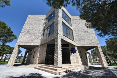 GENÇLERİN TERCİHİ KARESİ MİLLET KIRAATHANESİ