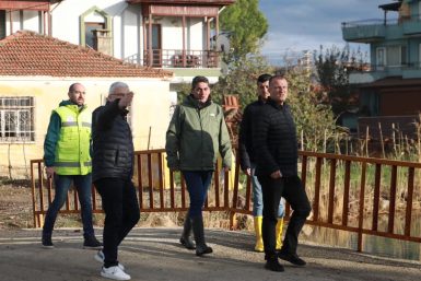 BAŞKAN DEVECİLER BELEDİYE EKİPLERİYLE BİRLİKTE SAHADA