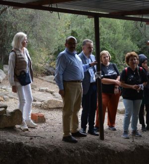 VALİ USTAOĞLU,  ANTANDROS ANTİK KENTİ KAZI ALANINI ZİYARET ETTİ
