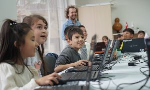 Minik Eller Geleceği Kodluyor