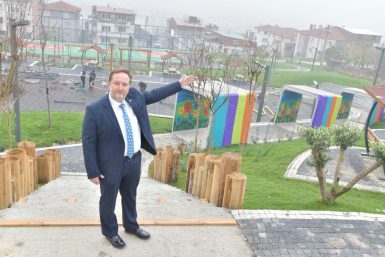 KARESİ BELEDİYESİ’NDEN TOYGAR’A ÖRNEK PARK