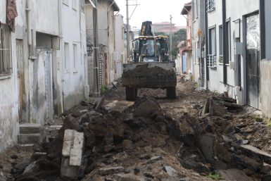 BURHANİYE YOLLARI YENİLENMEYE DEVAM EDİYOR