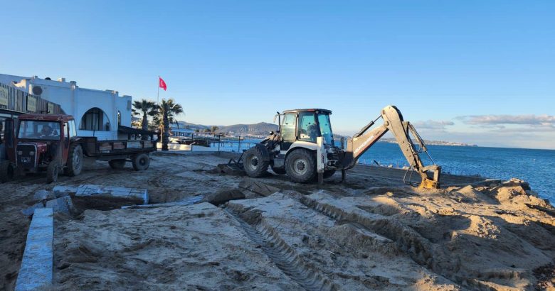  Başkan Deveciler Duyarsız Kalmadı Ören Plajı’nda Yapılan Beton Seti Yıktı
