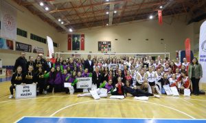 BURHANİYE BELEDİYESİ 2. VOLEYBOL TURNUVASININ ÖDÜL TÖRENİ YAPILDI