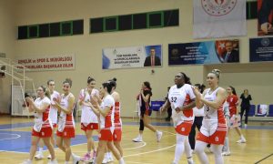 KÖRFEZİN İNCİLERİ, TARAFTARIYLA GALİBİYETİ ALDI