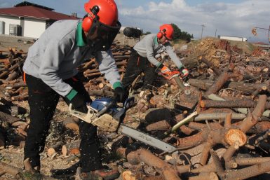DEVECİLER “BURHANİYE’DE KALPLERİ ISITIYORUZ”