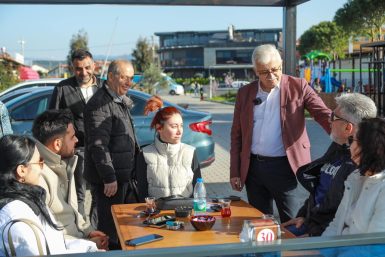 Başkan Deveciler, Esnaf ve Vatandaşlarla Buluştu