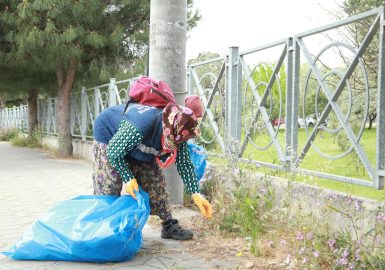 BURHANİYE BELEDİYESİ EKİPLERİ  TERTEMİZ BURHANİYE İÇİN 7/24 SAHADA