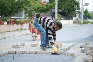 BURHANİYE BELEDİYESİ FEN İŞLERİ EKİPLERİ ÇALIŞMALARINA DEVAM EDİYOR