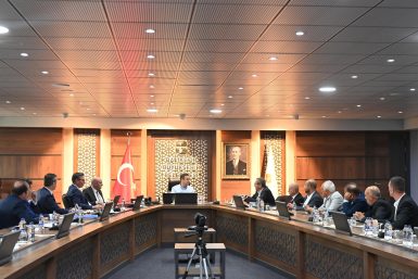 Başkan Akın ilçe toplantılarına Ayvalık tan başladı