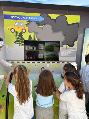 Büyükşehir in eğitim TIR ı çocuklarla