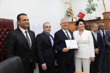 Başkan Mehmet Ertaş, mazbatasını aldı