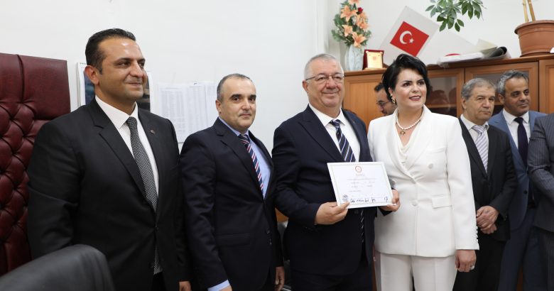  Başkan Mehmet Ertaş, mazbatasını aldı