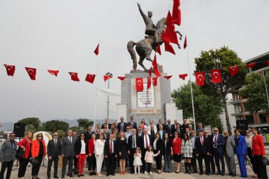 Edremit’te 23 Nisan coşkusu