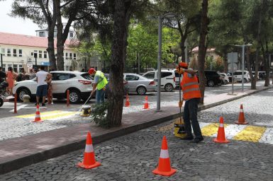 BURHANİYE’DE ÖNCELİK YAYA GÜVENLİĞİ
