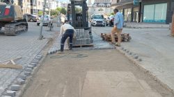 Edremit Belediyesi, Kadıköy Mahallesi’nde yolları düzenliyor
