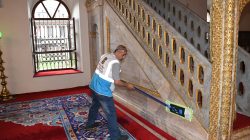Büyükşehir Kurban Bayramı öncesinde ibadethaneleri temizliyor