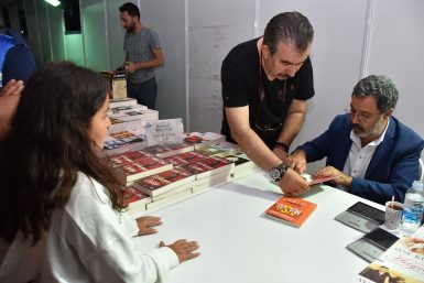 Onur konuğu Ahmet Ümit, Yaşam Boyu Onur Ödülü İlber Ortaylı’ya