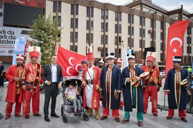 Başkan Akın Alın teriyle evine ekmek götüren esnafımızın yanındayız