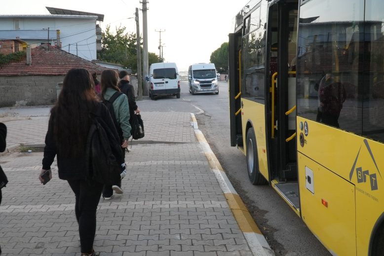 Büyüksehir'in ulasim destegi aileleri sevindirdi (11)