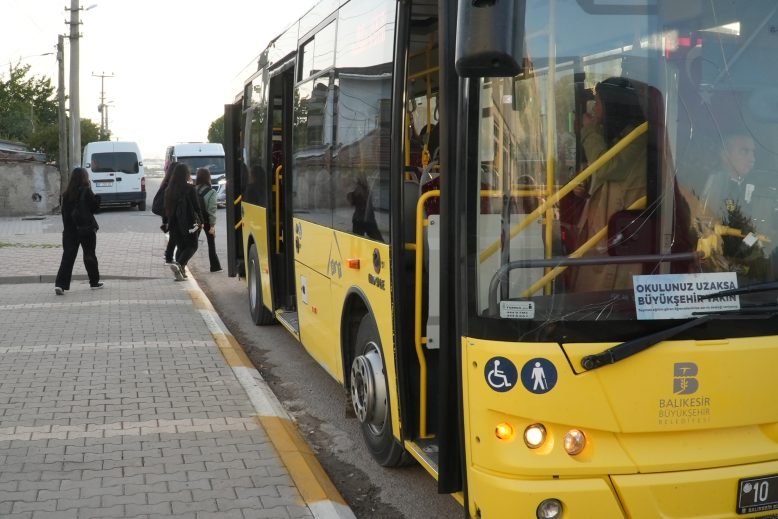 Büyüksehir'in ulasim destegi aileleri sevindirdi (12)