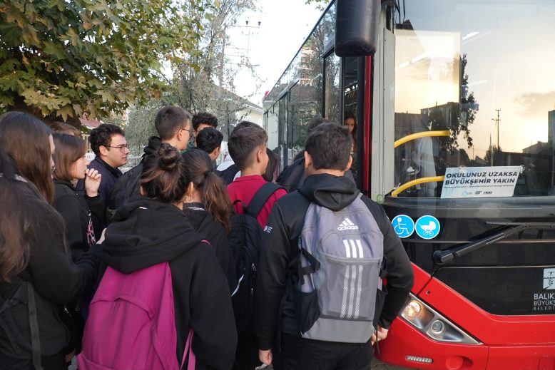 Büyüksehir'in ulasim destegi aileleri sevindirdi (7)