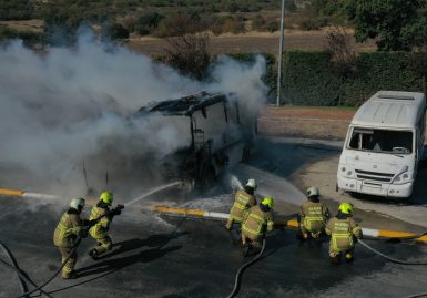 Balıkesir İtfaiyesinin eğitim tatbikatı gerçeği aratmadı