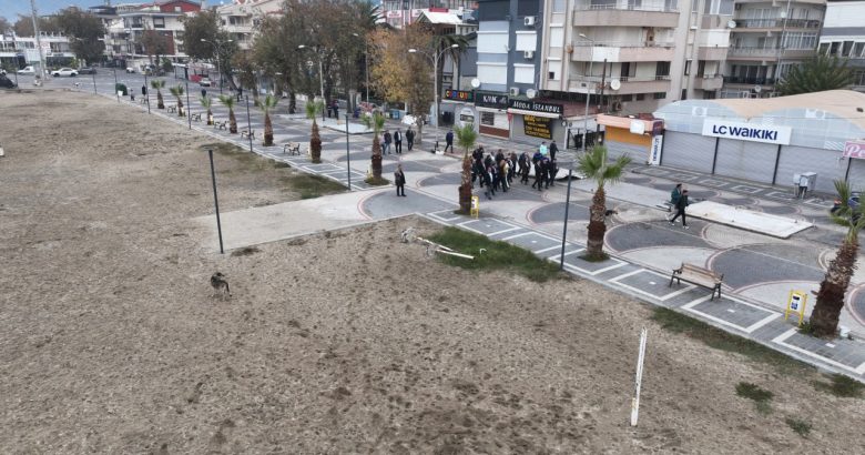  Akçay kordonunda büfeler kaldırıldı, çevre düzenleme çalışmaları başladı