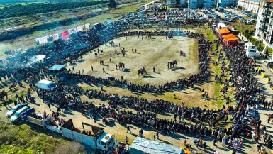 BURHANİYE’DE DEVE GÜREŞİ HEYECANI YAŞANDI