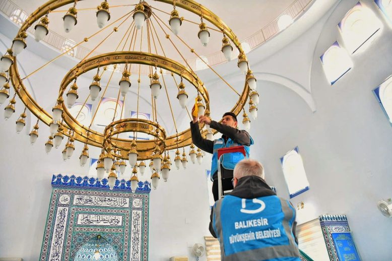Balikesir'de camiler Ramazan'a hazirlaniyor (1)