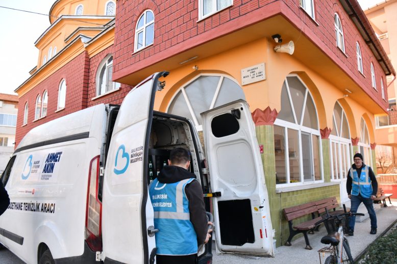 Balikesir'de camiler Ramazan'a hazirlaniyor (6)