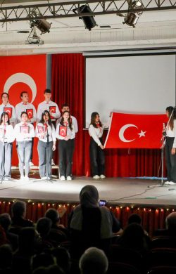 İSTİKLAL MARŞI’NIN KABULÜ BURHANİYE’DE KUTLANDI