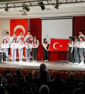 İSTİKLAL MARŞI’NIN KABULÜ BURHANİYE’DE KUTLANDI