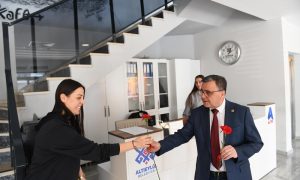 BAŞKAN ŞEHİRLİ, KADIN PERSONELİN 8 MART DÜNYA KADINLAR GÜNÜ’NÜ KUTLADI