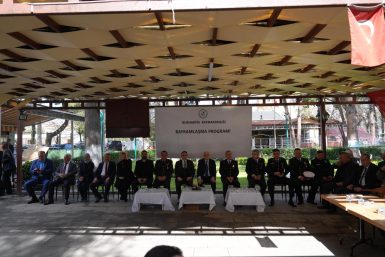 BURHANİYE’DE BAYRAMLAŞMA TÖRENİ YAPILDI