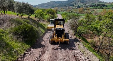 ALTIEYLÜL KIRSAL MAHALLELERDE YOL ÇALIŞMALARINI HIZLANDIRDI