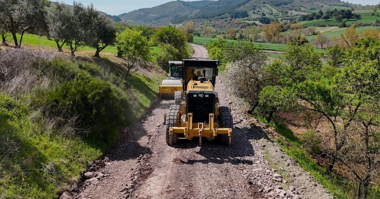 ALTIEYLÜL KIRSAL MAHALLELERDE YOL ÇALIŞMALARINI HIZLANDIRDI