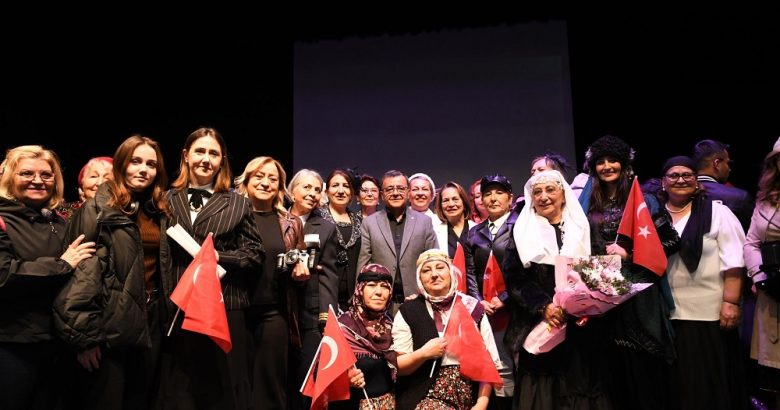  Zamansız Kadınlar Gösterisi Büyüledi