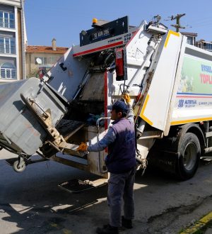 ALTIEYLÜL’DEN TEMİZLİK SEFERBERLİĞİ