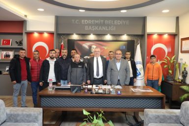 EDREMİT BELEDİYESİ’NDE BAYRAM COŞKUSU
