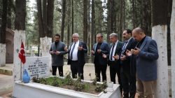 EDREMİT BELEDİYESİ’NDEN ŞEHİTLİKLERDE ANLAMLI ÇALIŞMA