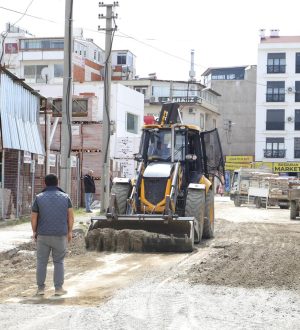 BURHANİYE BELEDİYESİ’NDEN KAPSAMLI YOL SEFERBERLİĞİ