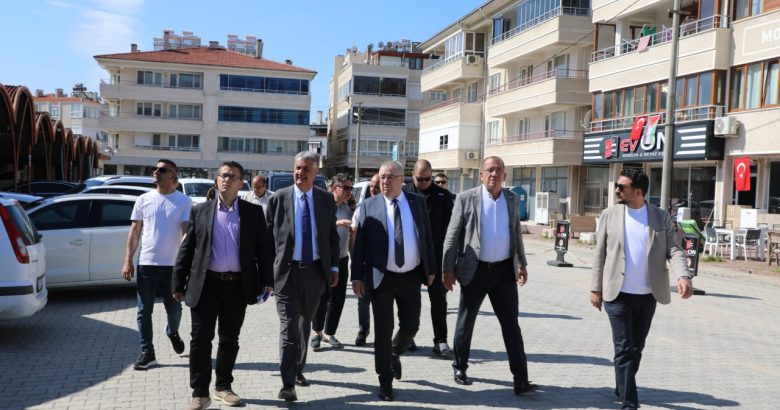  AKÇAY MAHALLESİ’NDE KAPALI PAZARYERİ ÇEVRESİ YENİLENDİ