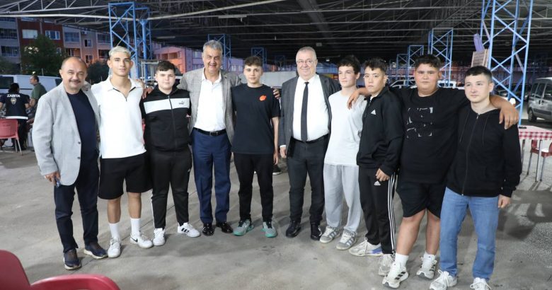  BAŞKAN ERTAŞ 47 MAHALLE 42 NOKTADA HALKLA BULUŞTU
