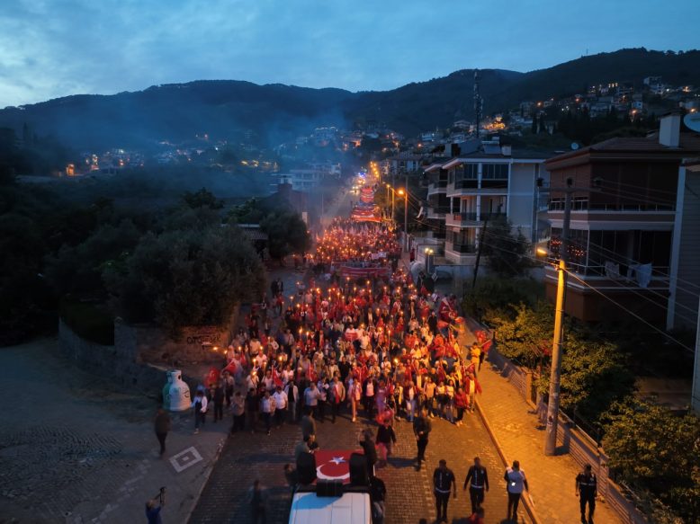 EDREMIT'TE 19 MAYIS COSKUSU (4)