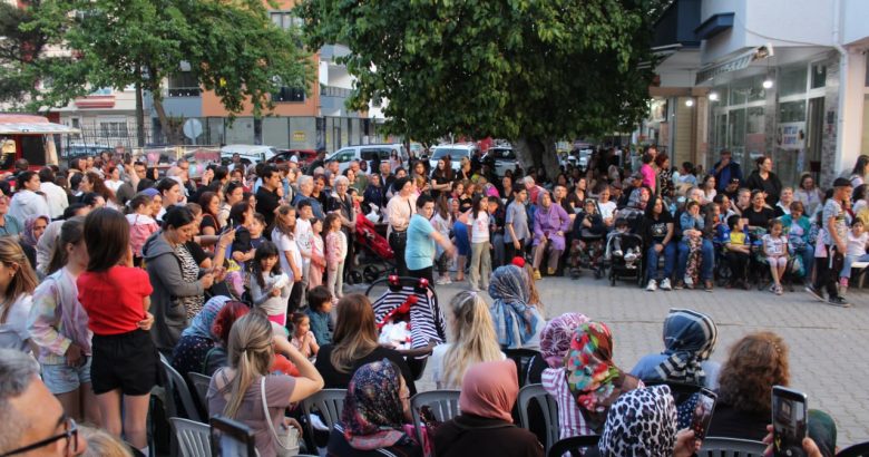  EDREMİT’TE HIDRELLEZ ŞENLİĞİ COŞKUSU YAŞANDI