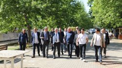 EDREMİT’TE İSKELE MAHALLESİ’NDE ÇEVRE DÜZENLEMESİ YAPILIYOR