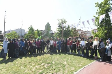 ‘KOMŞUN YANINDA’ EKİBİNDEN FARKINDALIK ETKİNLİĞİ